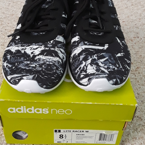 Sneackers by Adidas - Picture 4 of 7